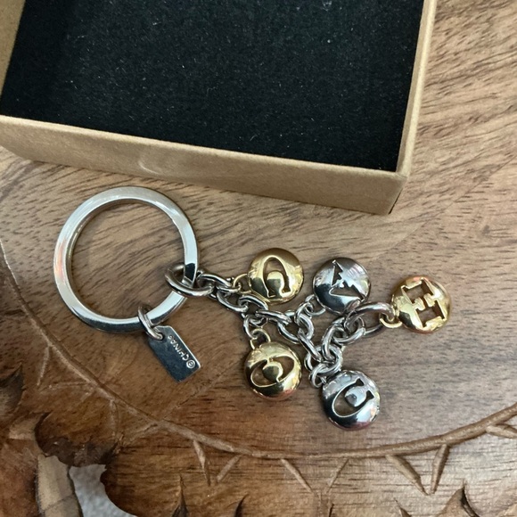 COACH SILVER/GOLD KEY CHAIN KEY FOB! - Picture 5 of 6